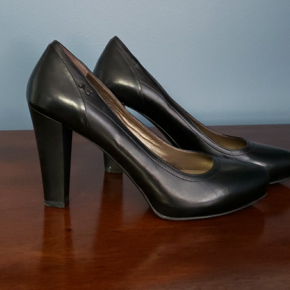 Shoes - Picture 2 of 3